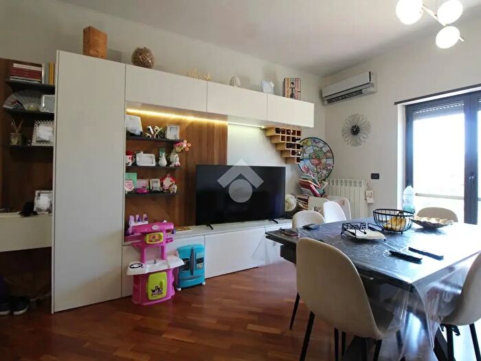 Appartamento trilocale in vendita in Via del Torrente, Reggio Calabria