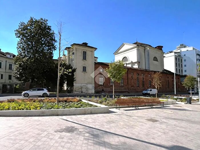 Appartamento bilocale in affitto in Via Santa Sofia, Milano