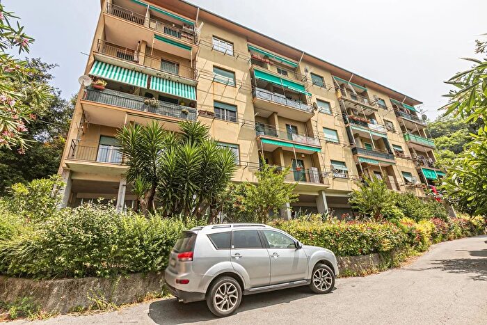 Appartamento con 6 locali in vendita in Via Manlio Chiocchetti, Serra Ricco