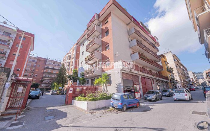 Appartamento con 5 locali in vendita in Via Palermo a, Messina
