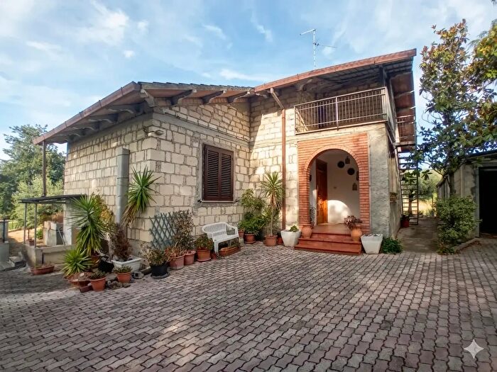 Casa con 5 locali in vendita in Contrada Cupa, Manoppello