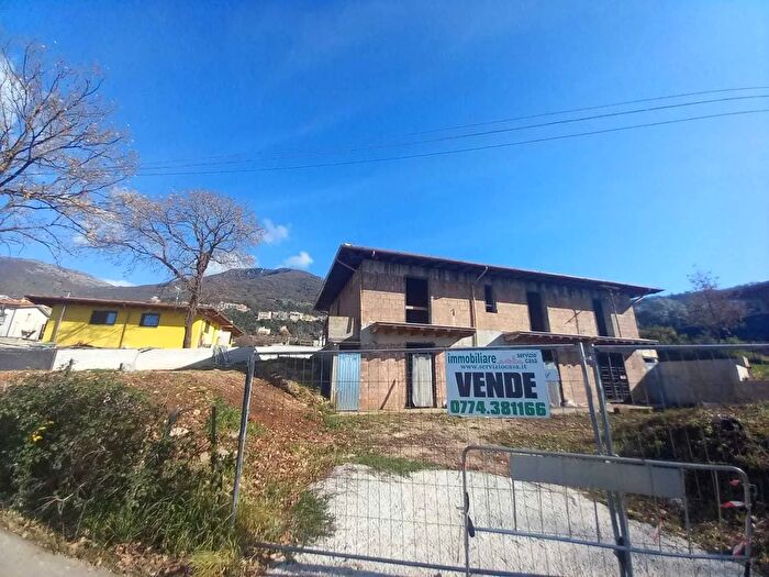 Appartamento trilocale in vendita in Via dei Martiri, Marcellina