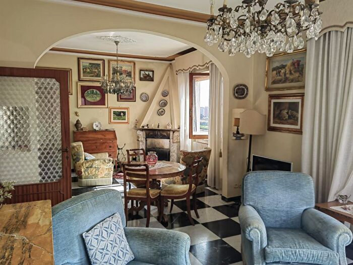 Appartamento con 7 locali in vendita in Oscana, Siena