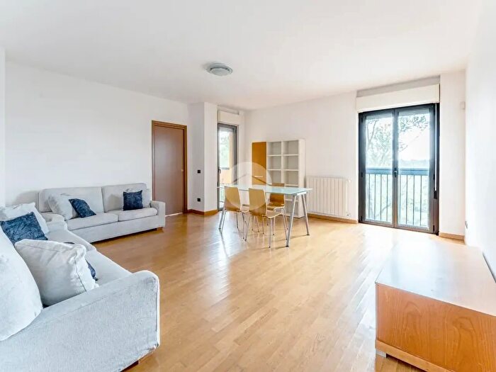 Appartamento trilocale in vendita in Viale Vincenzo Lancetti, Milano