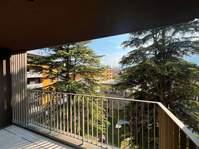 Appartamento trilocale in affitto in Via Francesco Petrarca, Semicentro, Trento