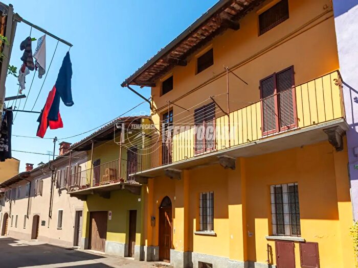 Casa con 7 locali in vendita in Via Monfalcone, Fossano