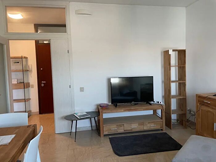 Appartamento trilocale in affitto in Via Ansuino da Forlì, Padova