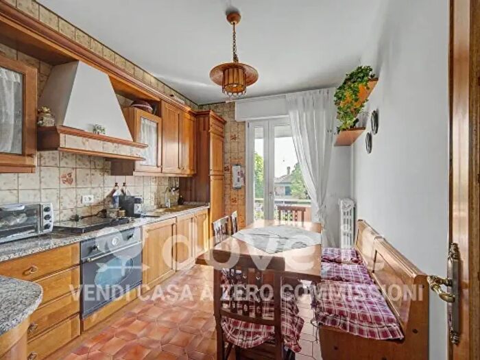 Casa con 6 locali in vendita in Via Roma, Brugine