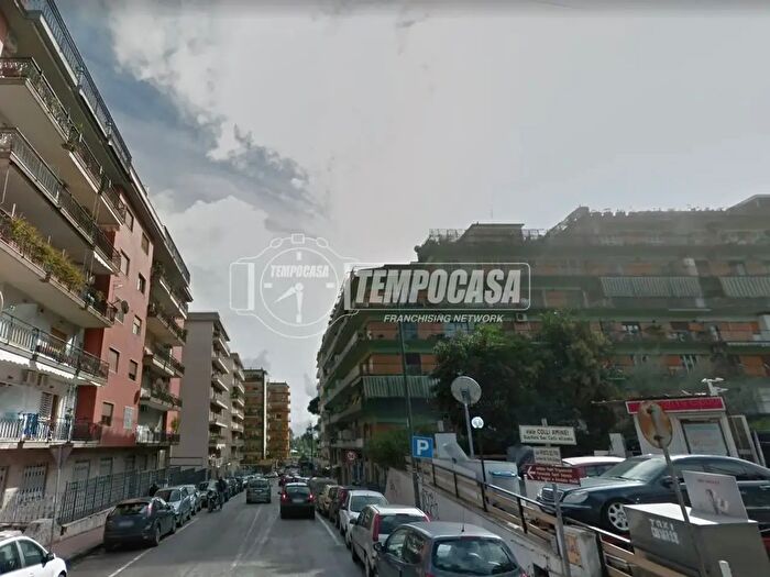Appartamento quadrilocale in vendita in Napoli