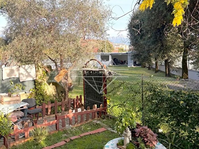 Appartamento quadrilocale in vendita in Carrara