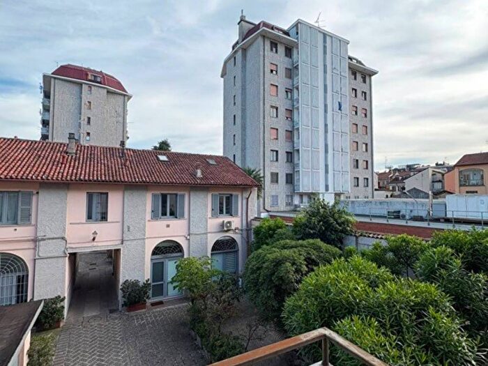 Appartamento trilocale in affitto in Viale Sabotino, Porta Romana Medaglie d'Oro, Milano