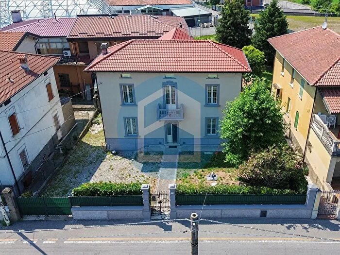 Casa trilocale in vendita in Via Roma, Pontoglio