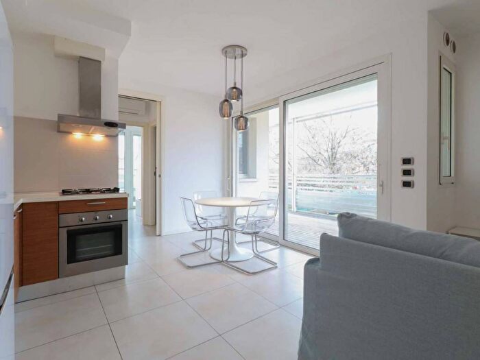 Appartamento trilocale in affitto in Viale Alfredo Cappellini, Marina Centro, Rimini