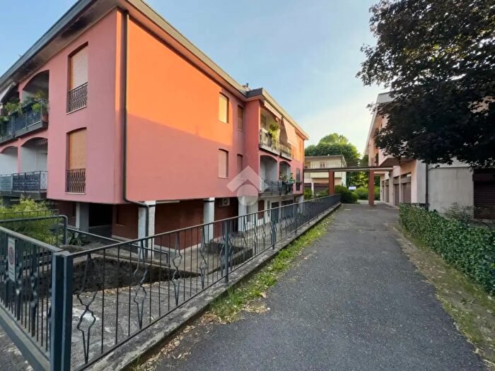 Appartamento trilocale in vendita in Via dei Narcisi, Inzago