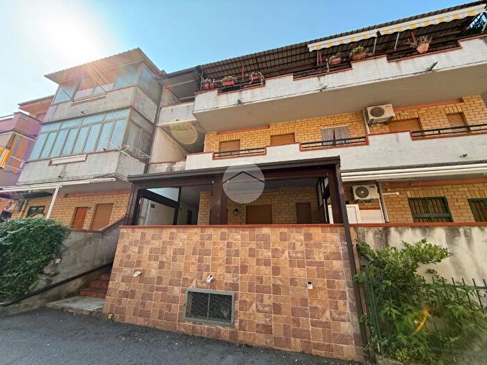 Appartamento quadrilocale in vendita in Via Lauro, Scalea