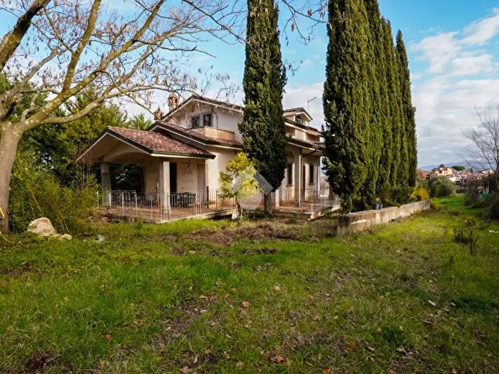 Casa quadrilocale in vendita in Via delle Vigne Nuove, Mentana