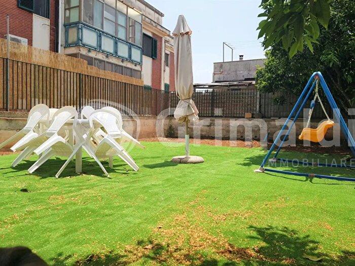 Appartamento con 7 locali in vendita in Via Giovanni XXIII, Collepasso
