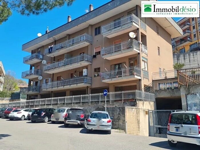 Casa con 7 locali in vendita in Potenza