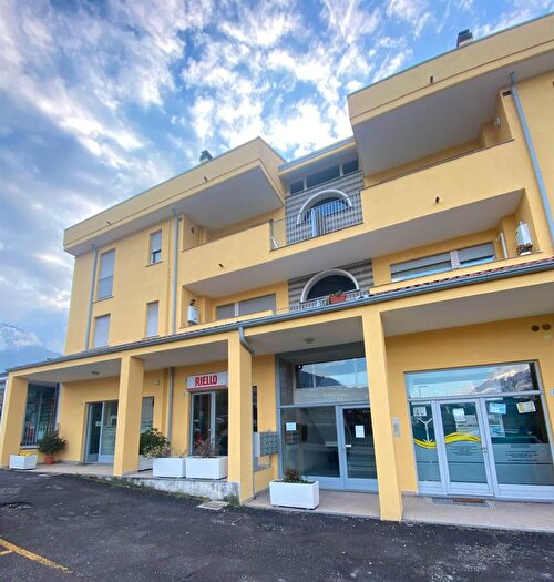 Appartamento con 5 locali in vendita in Colico