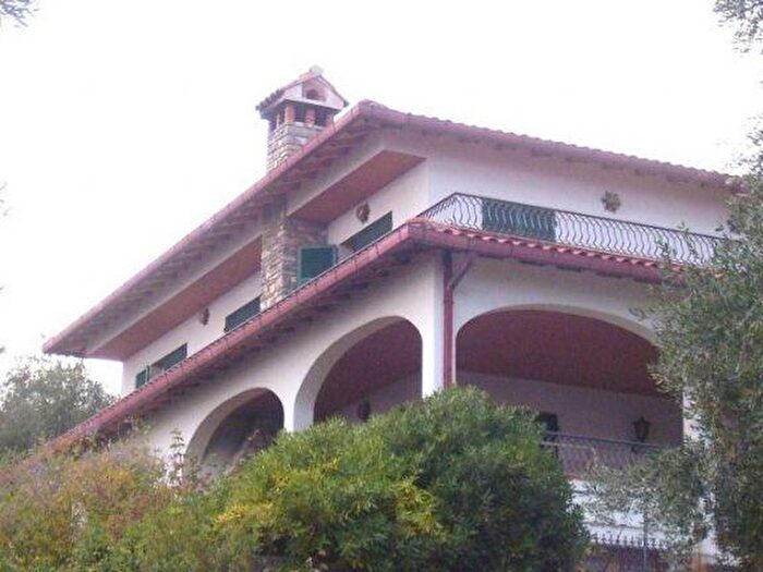 Casa con 10 locali in vendita in Ventimiglia