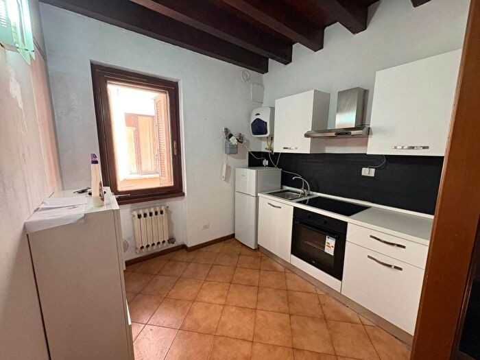 Appartamento bilocale in affitto in Via Pero, Centro, Mantova