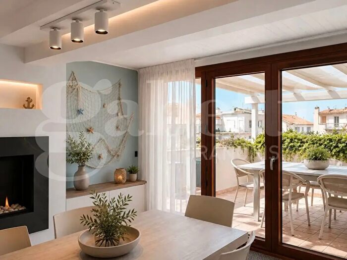 Appartamento con 5 locali in vendita in Sottomarina Viale Veneto, Chioggia