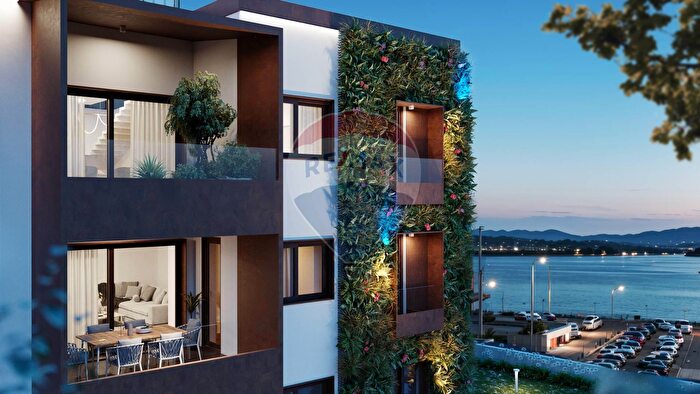 Appartamento quadrilocale in vendita in Viale Baracca, Arona