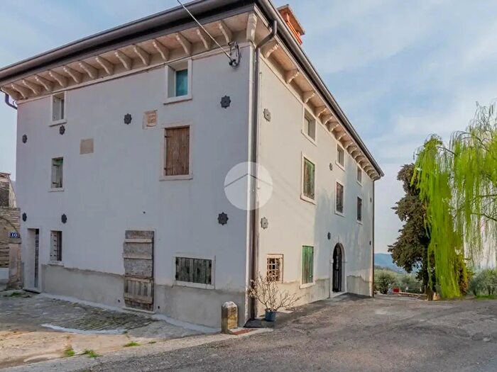 Casa con 10 locali in vendita in Via Paolo Zanotti, Negrar