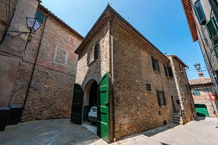 Casa con 5 locali in vendita in Vicolo Mancini, Cortona