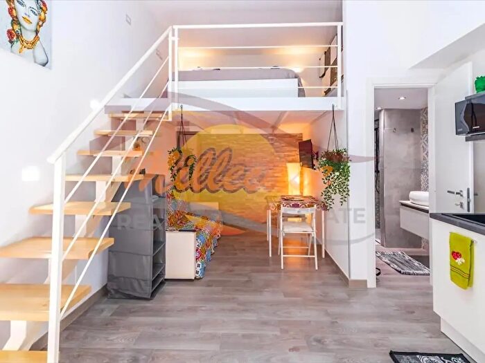 Appartamento bilocale in vendita in Via Catania, Siracusa
