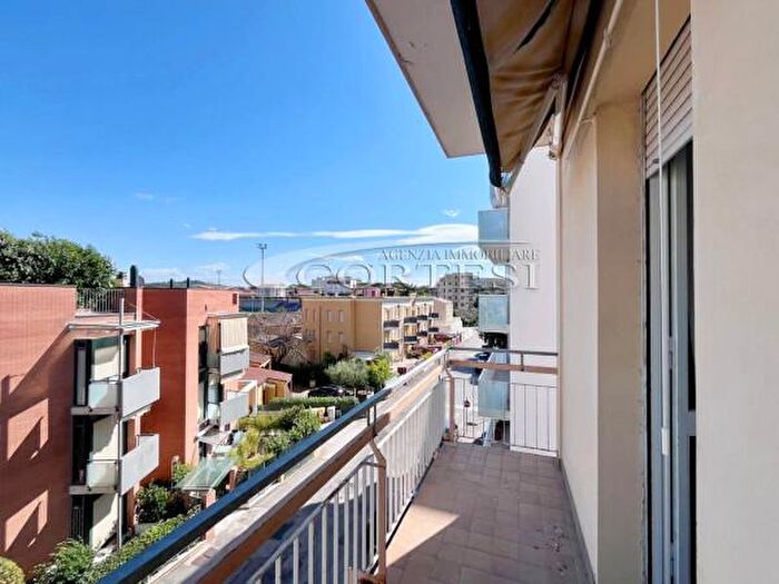 Appartamento quadrilocale in vendita in Via Pasubio, Senigallia