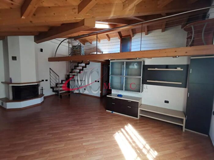 Appartamento con 6 locali in vendita in Largo San Floriano, Rovereto