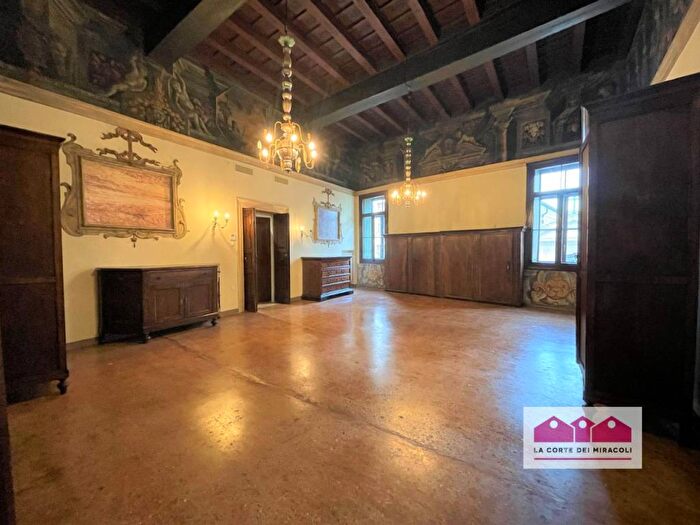 Appartamento quadrilocale in affitto in Contrà porta Padova, Centro Storico, Vicenza
