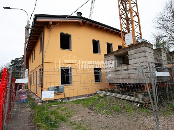 Case in Vendita e in Affitto - 3