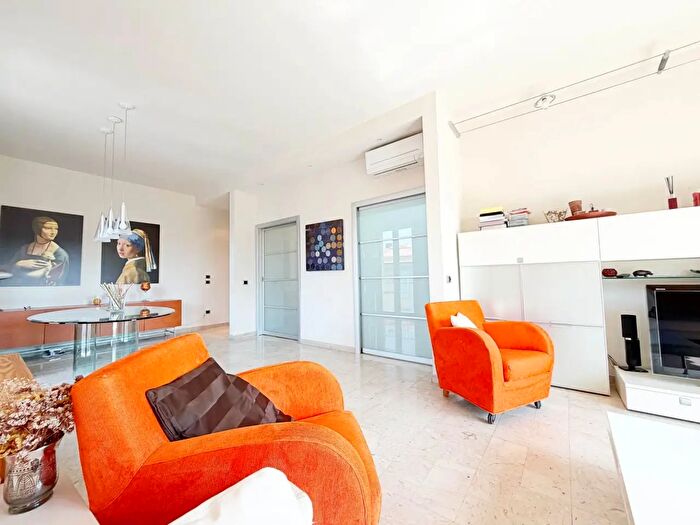 Appartamento con 6 locali in vendita in Firenze