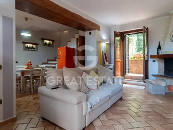 Appartamento con 6 locali in vendita in Orvieto