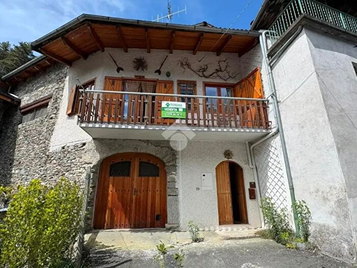 Casa con 6 locali in vendita in Borgata Villar, Sampeyre