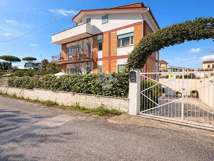 Appartamento trilocale in vendita in Via di Villa Claudia, Anzio
