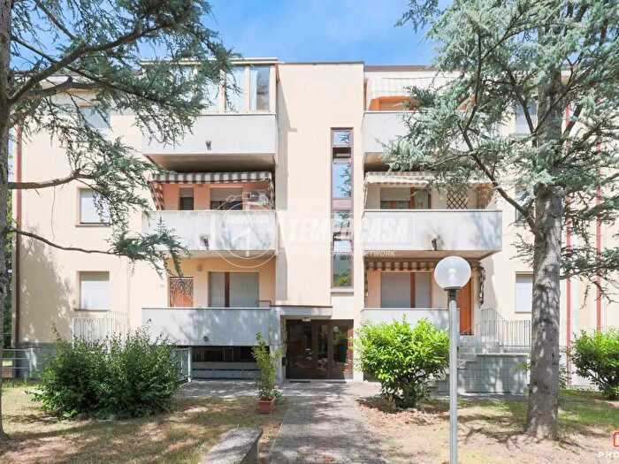 Appartamento trilocale in vendita in Via Antonio Vivaldi, Imola