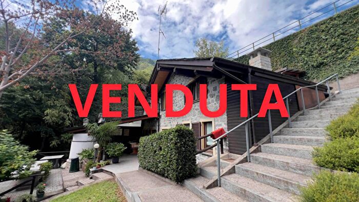 Casa con 5 locali in vendita in Via Motta, Ardenno