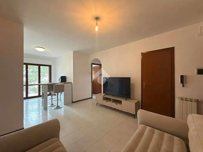 Appartamento trilocale in vendita in Via della Viola, Latina