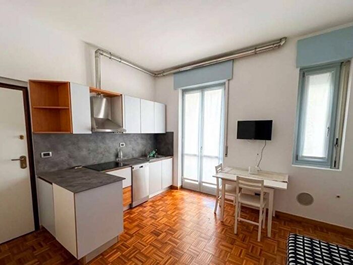 Appartamento bilocale in affitto in Via Leone Leoni, Borghi, Como