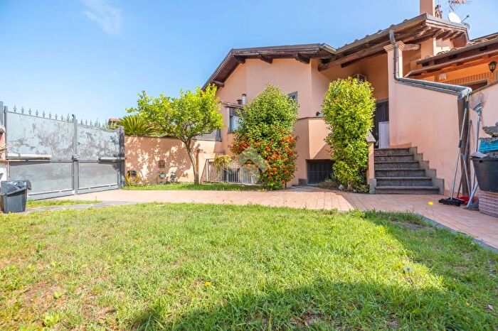 Case in Vendita e in Affitto - 2