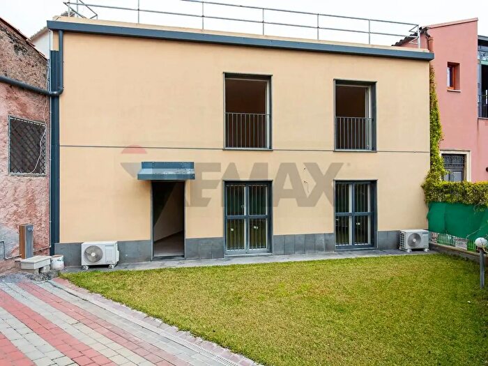 Casa con 5 locali in vendita in Via Cifali a, Catania