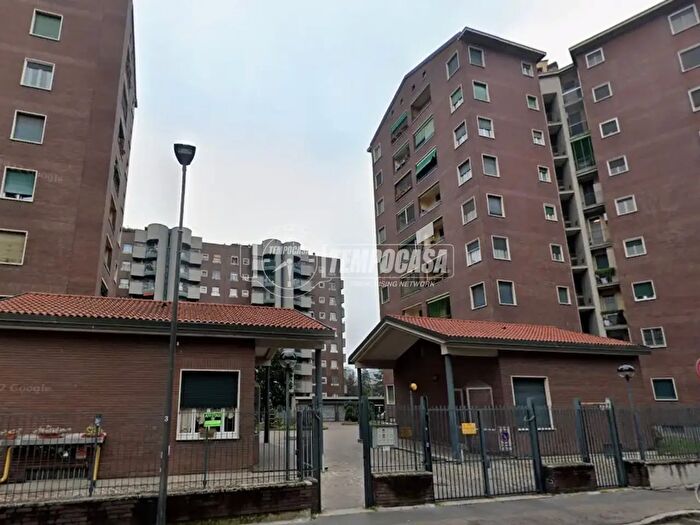 Appartamento trilocale in vendita in Via Leopoldo Marchetti, Milano