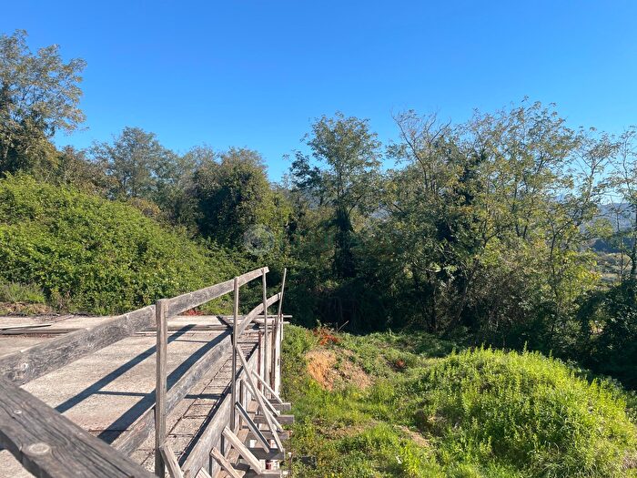 Casa con 7 locali in vendita in Via Nave, Sarzana