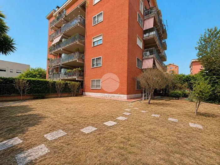 Appartamento trilocale in vendita in Via Edoardo Amaldi, Roma