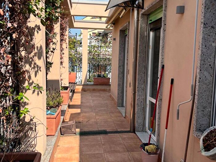 Casa trilocale in affitto in Via Giulio Uberti, Indipendenza, Milano