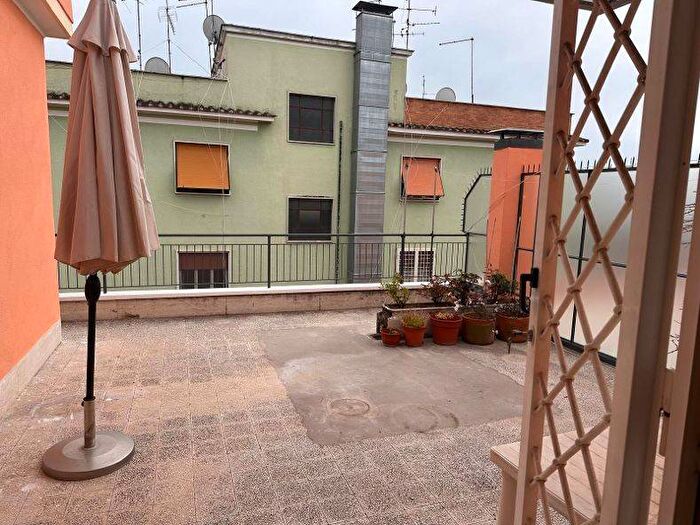 Appartamento trilocale in affitto in Via delle Betulle, Centocelle, Roma