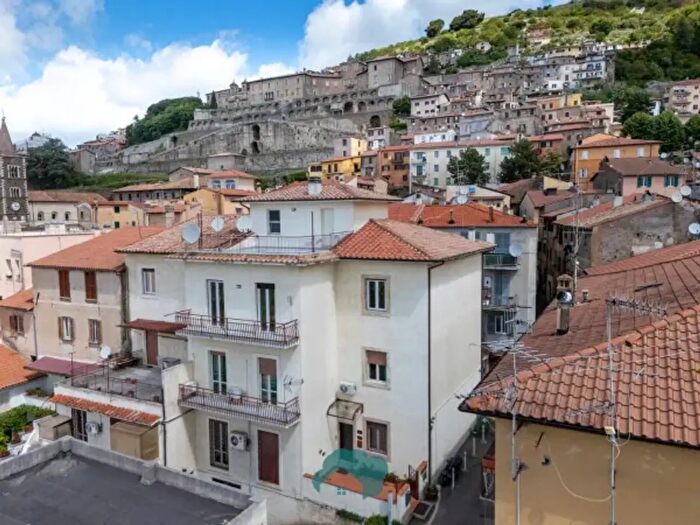 Appartamento trilocale in vendita in Via Pierantonio Petrini, Palestrina